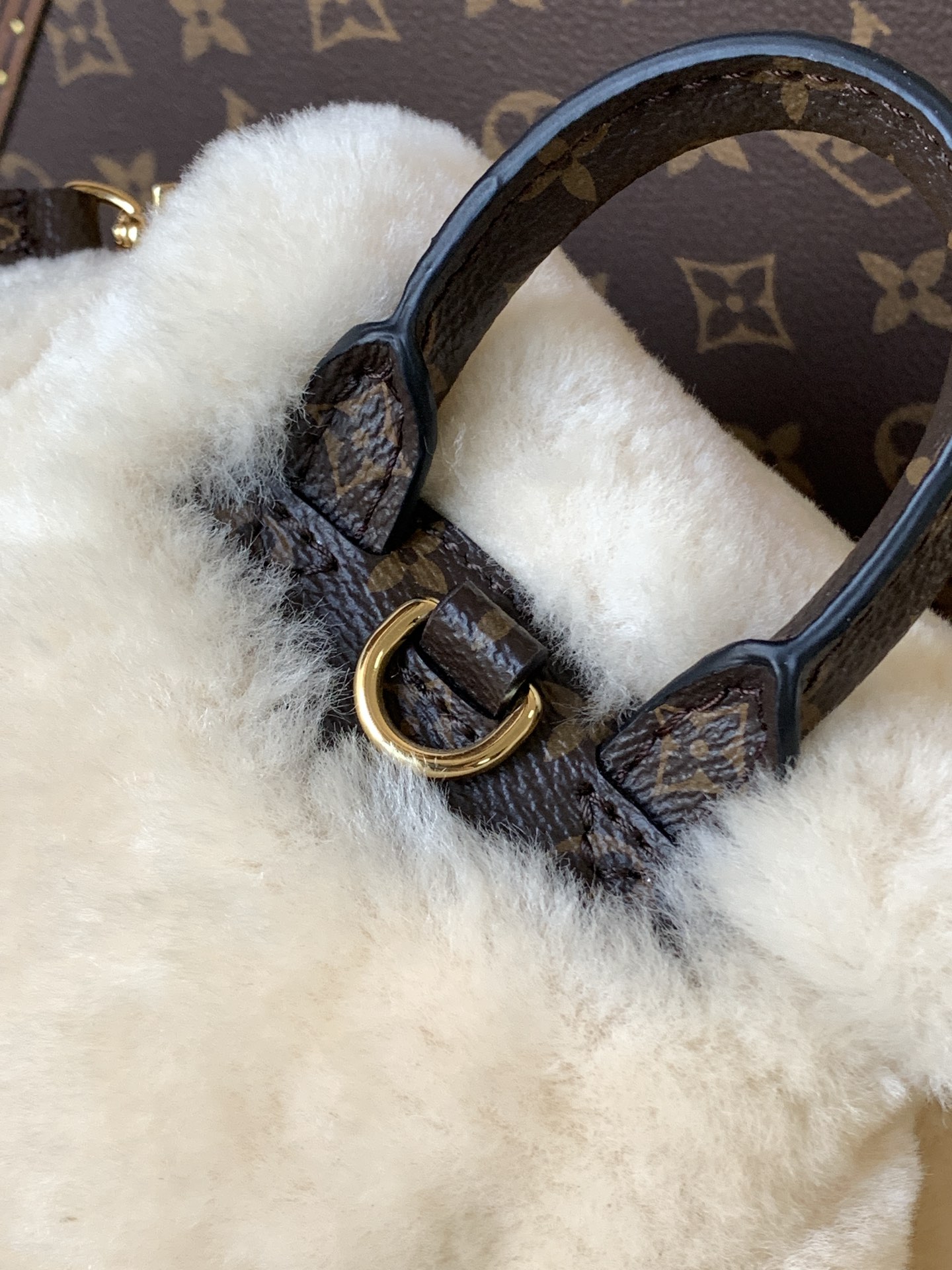 [TOP] Louis Vuitton LV Ski Nano Teddy Backpack 25x16.5x13cm- White