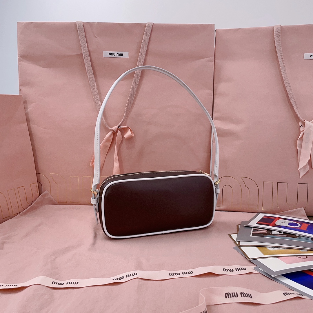 [TOP] Miu Miu Cowhide Handbag 20*10*4 cm - 2 Colour