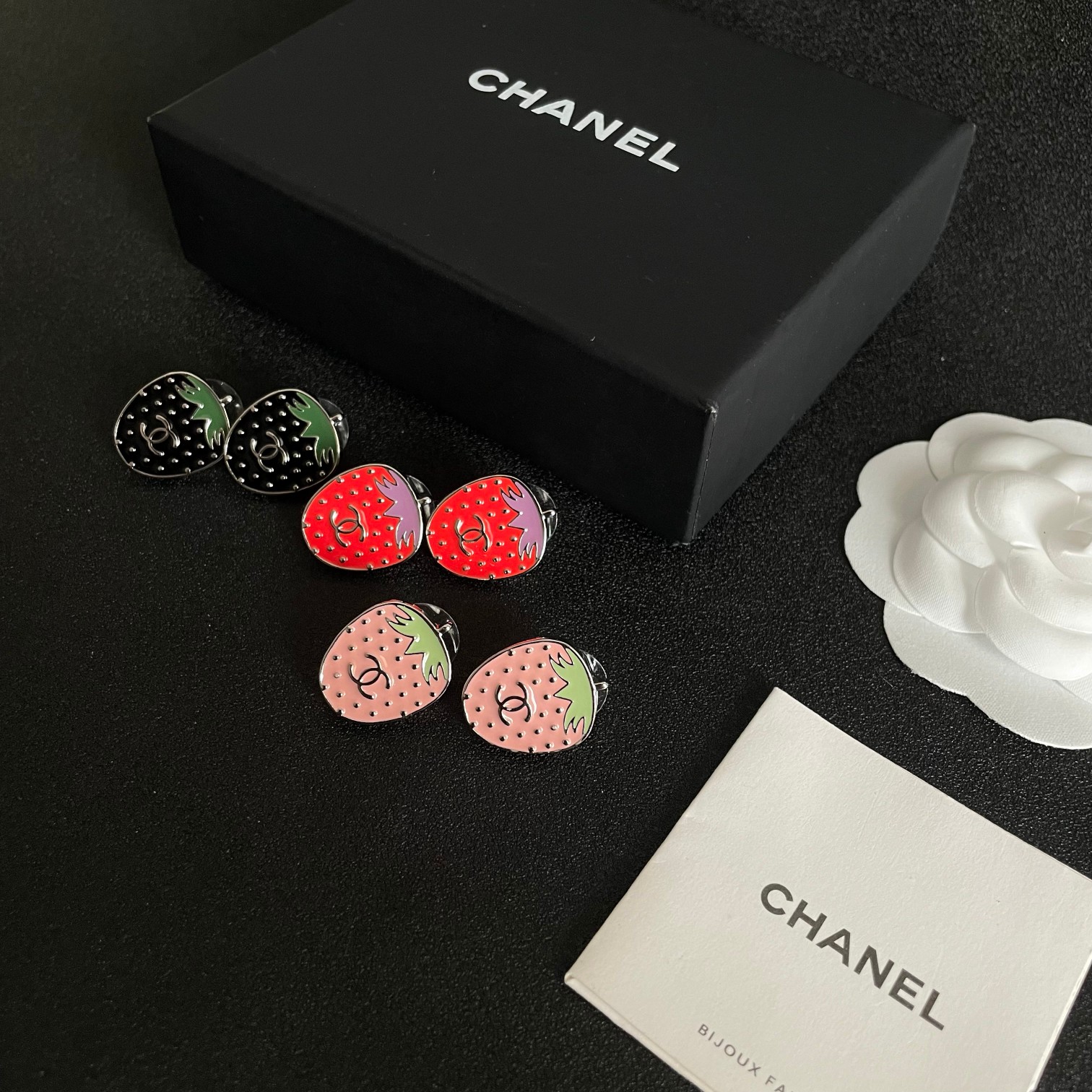 [TOP] CHANEL Strawberry Earrings- 3 Colors