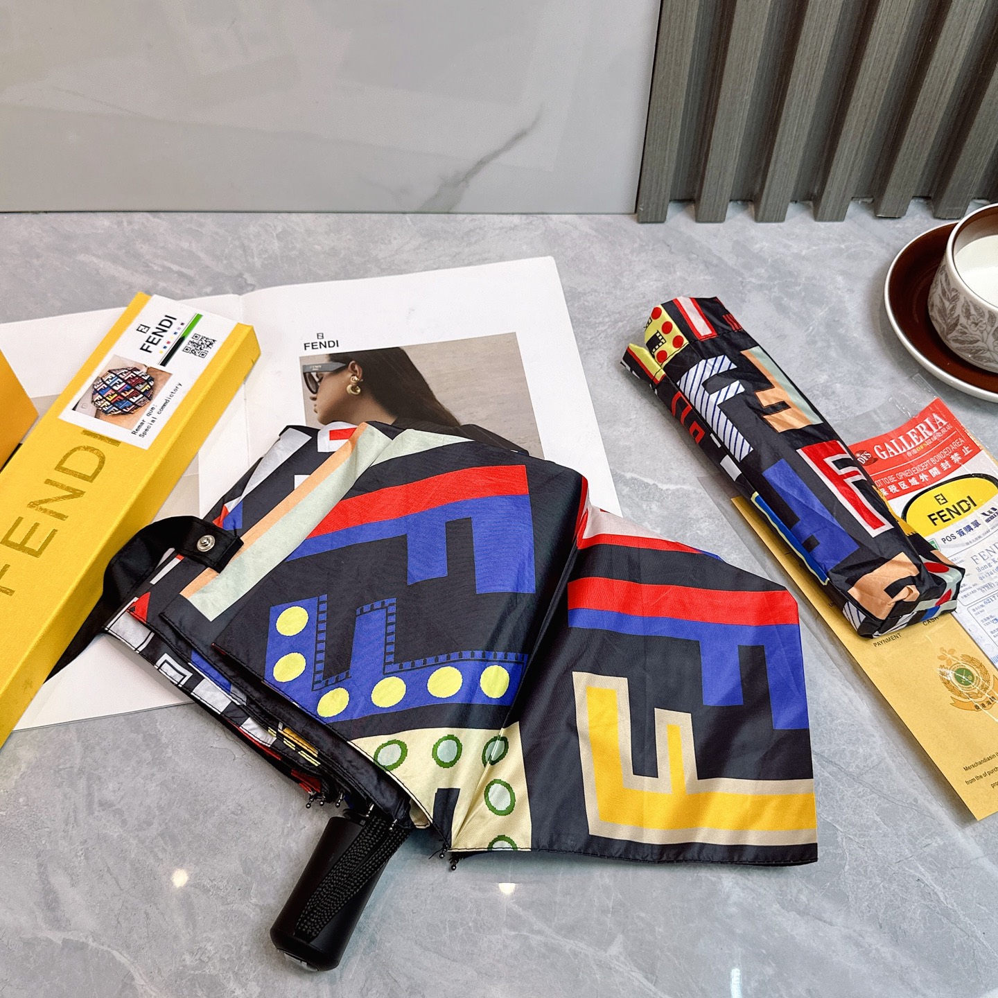 [TOP] FENDI Umbrella - Black