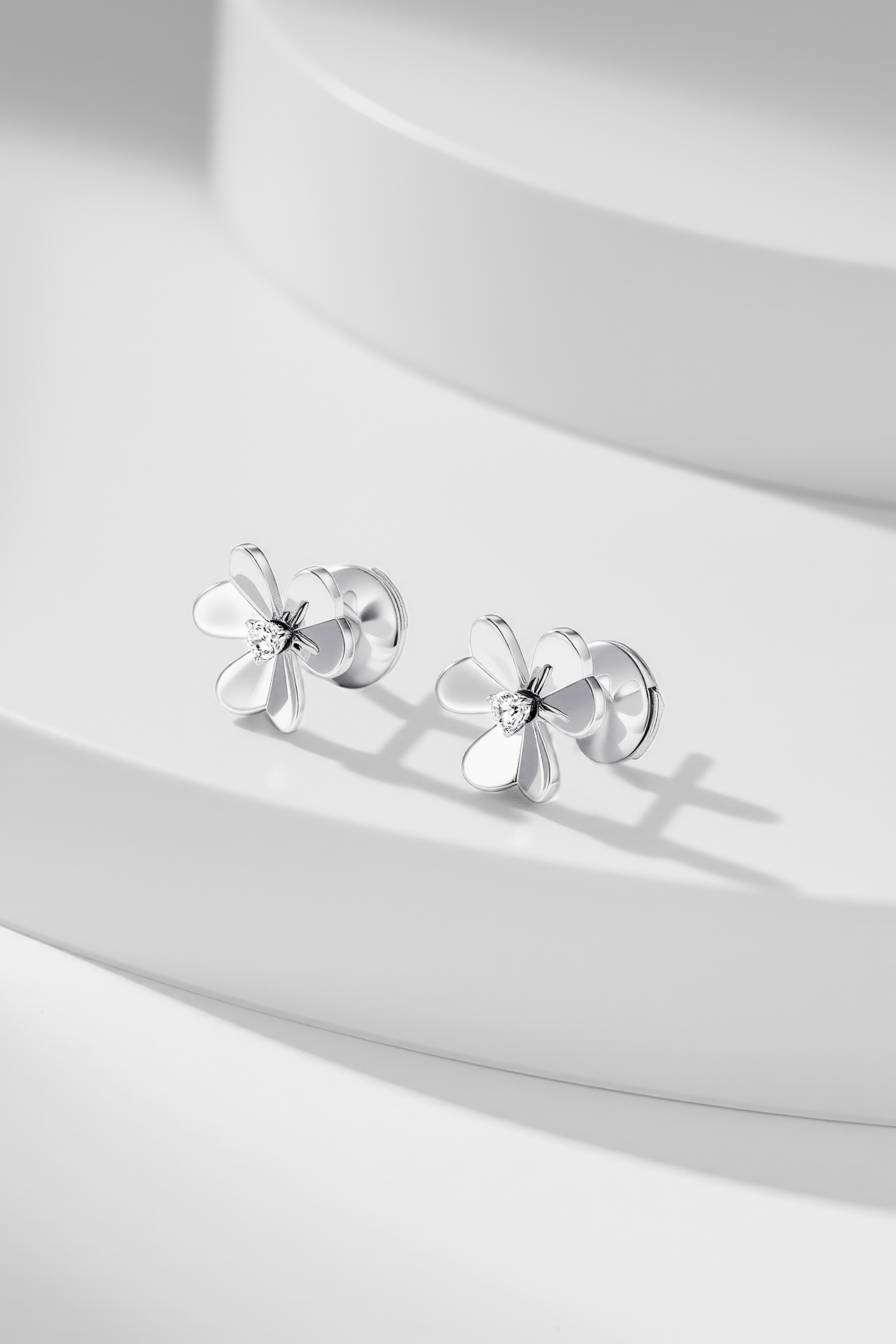 [TOP] Van Cleef & Arpels  Earrings-Sliver