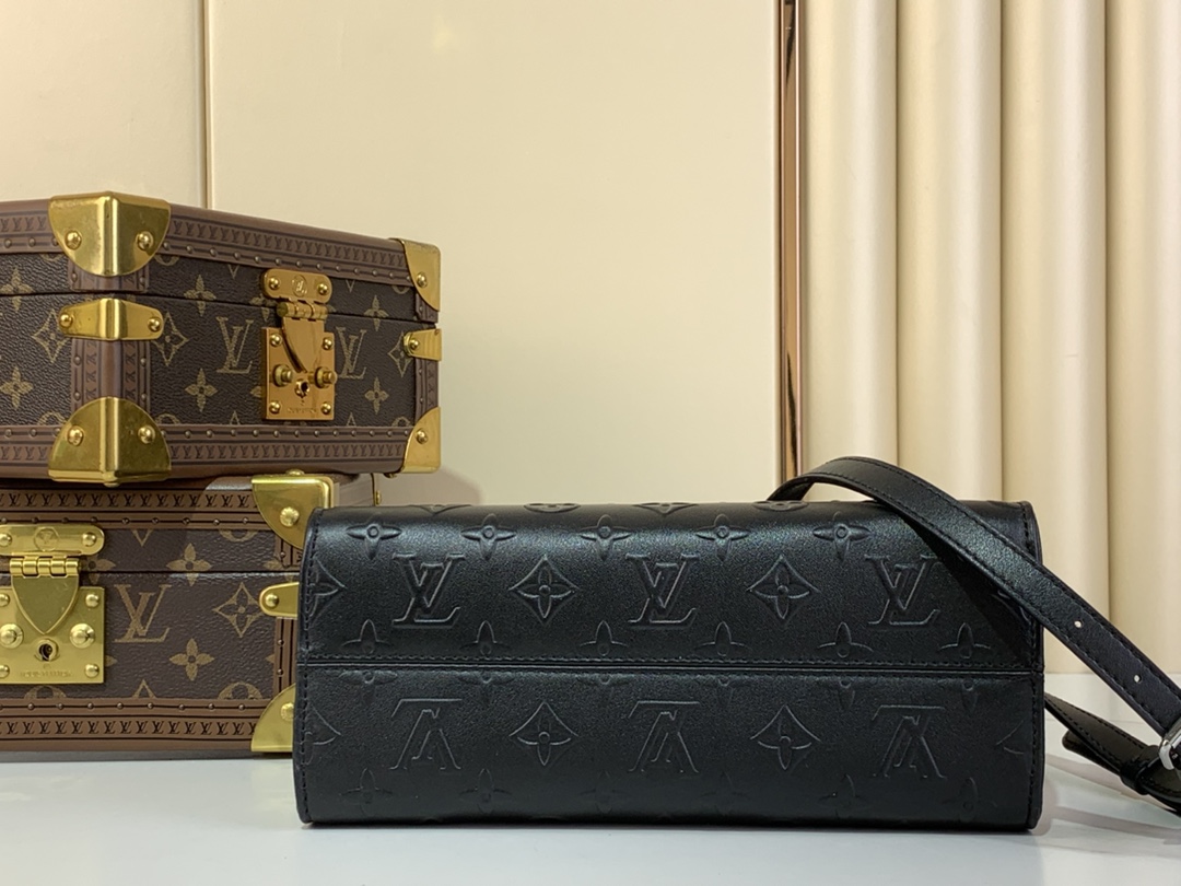 [TOP] Louis Vuitton LV On The Go Tote Bag Monogram Bold 25x19x11.5cm - Black