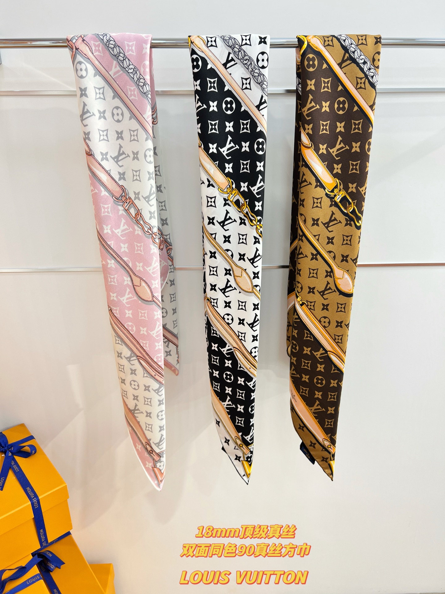 [TOP] Louis Vuitton LV Monogram Confidential Silk Square Scarf 90 x 90 cm - 3 Colors