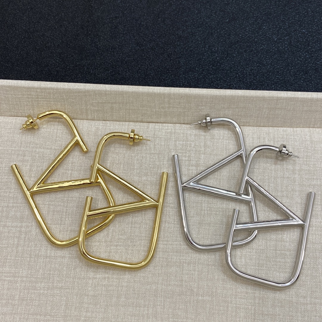 [TOP] VALENTINO  Earrings - 2 Color