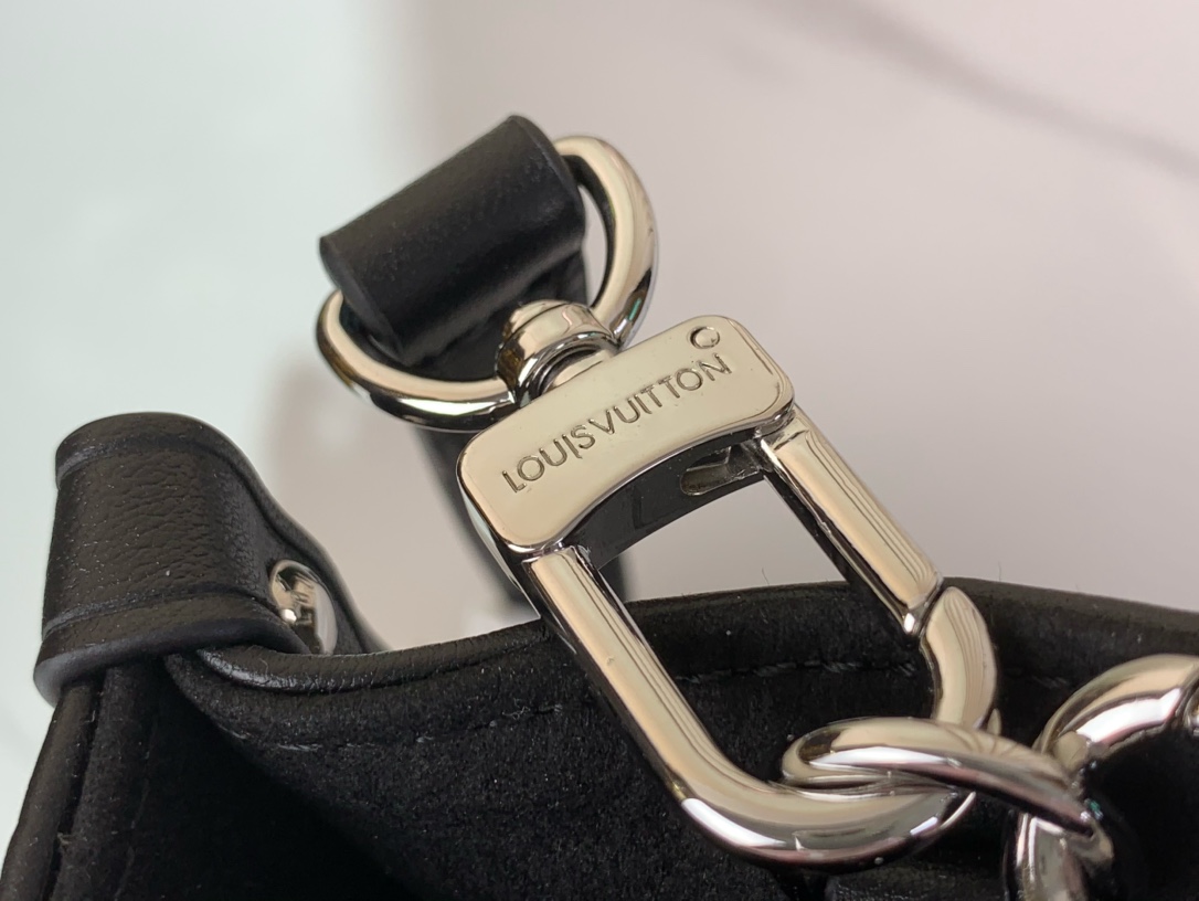 [TOP] Louis Vuitton LV On The Go Tote Bag Monogram Bold 25x19x11.5cm - Black