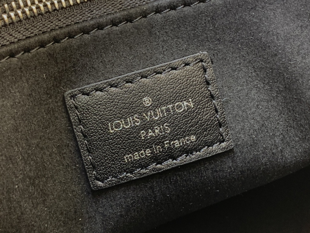 [TOP] Louis Vuitton LV On The Go Tote Bag Monogram Bold 25x19x11.5cm - Black