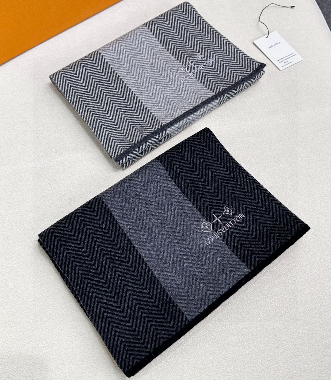 [TOP] Louis Vuitton LV Men's/Women's Cashmere Scarf 32*180cm - 2 Color