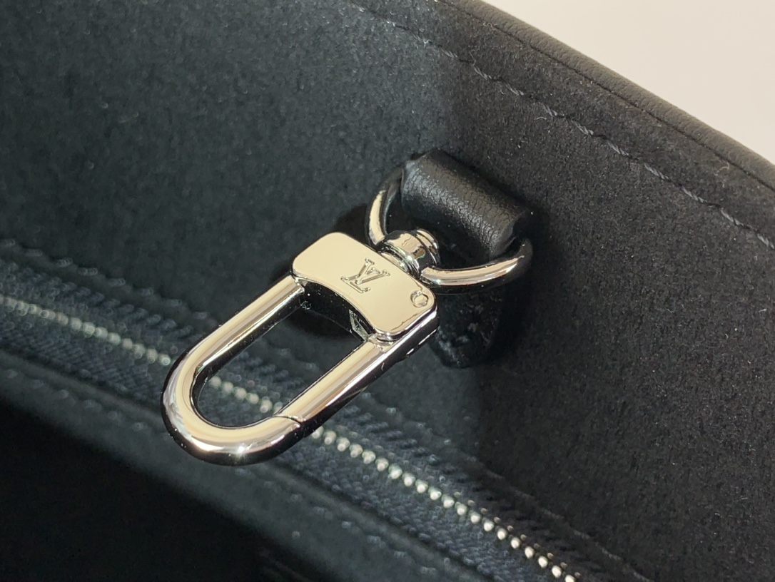 [TOP] Louis Vuitton LV On The Go Tote Bag Monogram Bold 25x19x11.5cm - Black