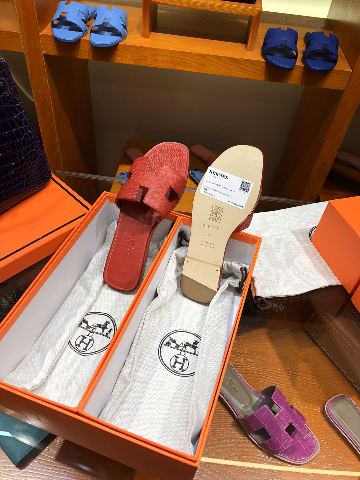 [TOP] HERMES Slippers - Red