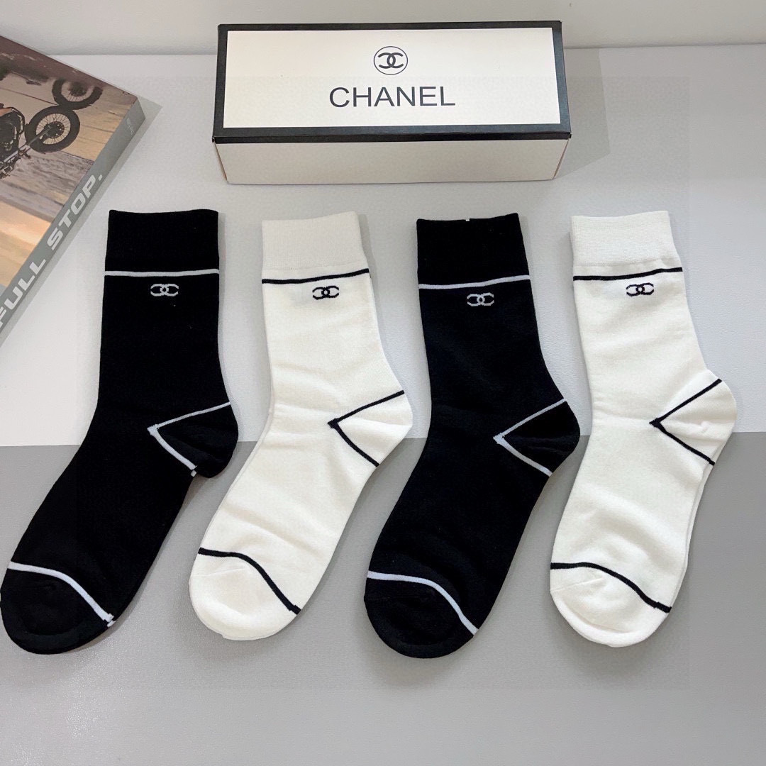 [TOP] CHANEL Socks - 4 Pieces as a Set