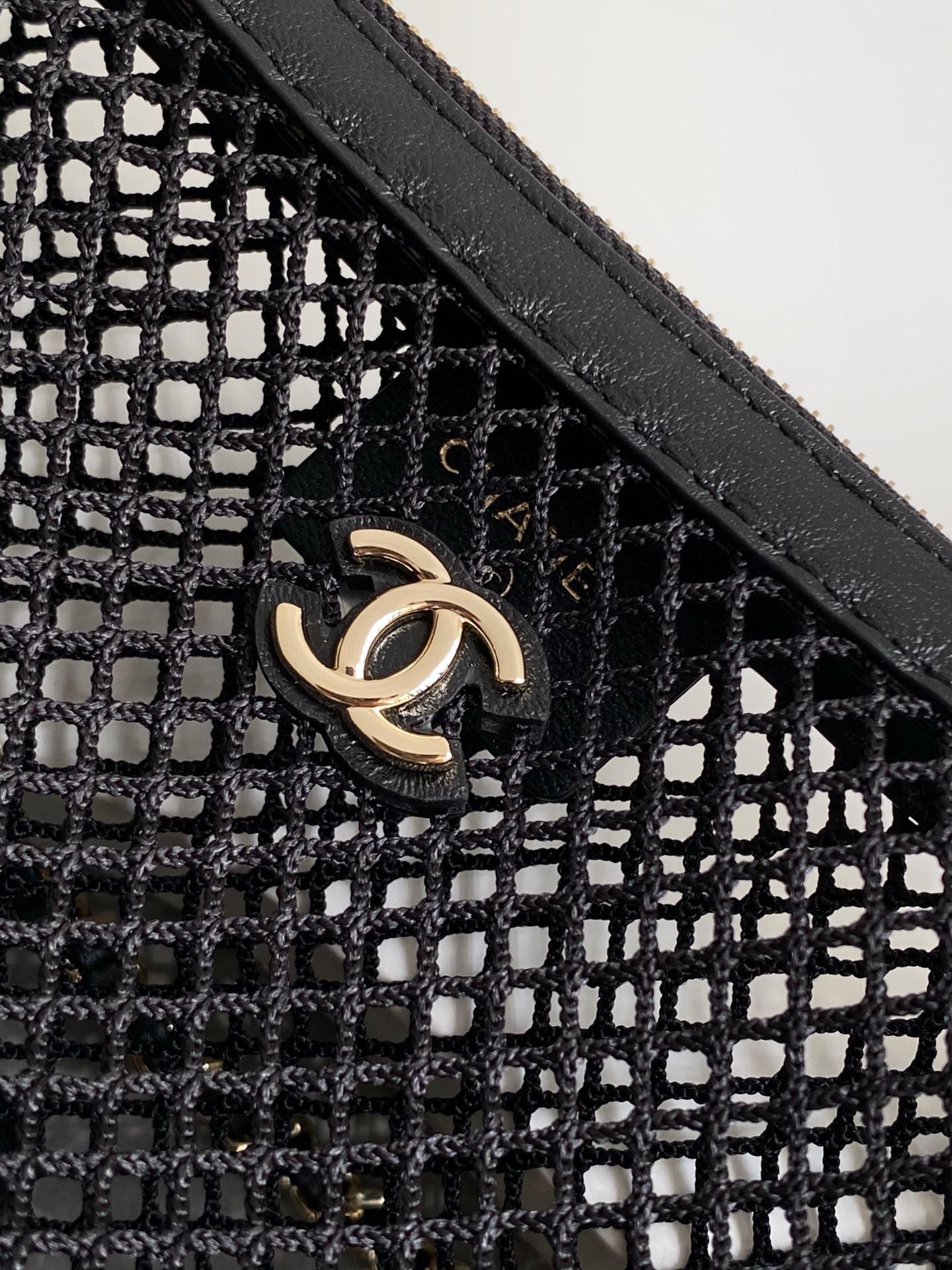 [TOP] CHANEL Hollow Mesh Moon Bag 22*15*6cm - GHW - 2 Colour