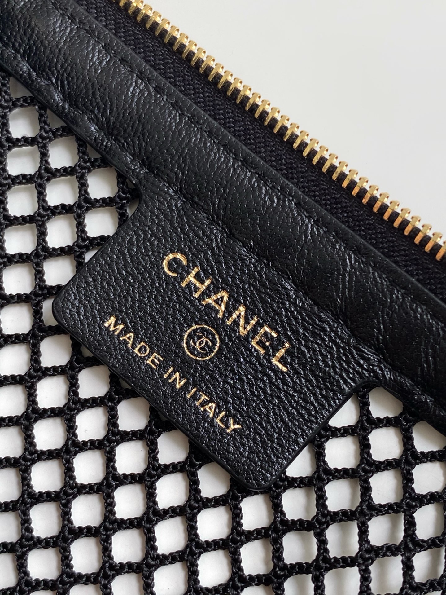 [TOP] CHANEL Hollow Mesh Moon Bag 22*15*6cm - GHW - 2 Colour