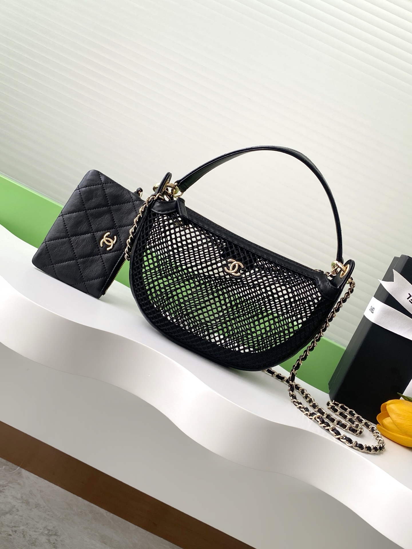 [TOP] CHANEL Hollow Mesh Moon Bag 22*15*6cm - GHW - 2 Colour