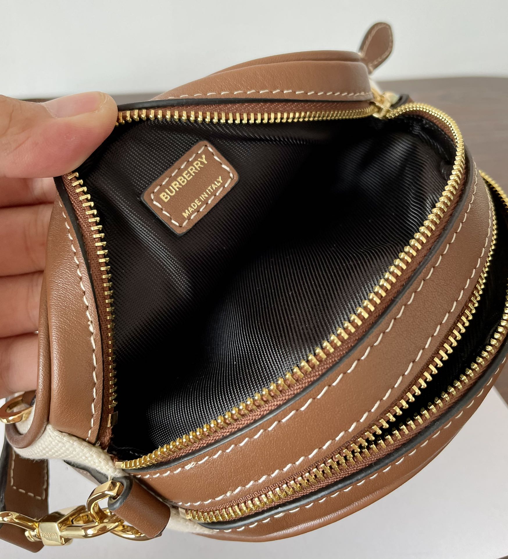 [TOP] BURBERRY Circle Bag 18/18/8.5cm - Beige