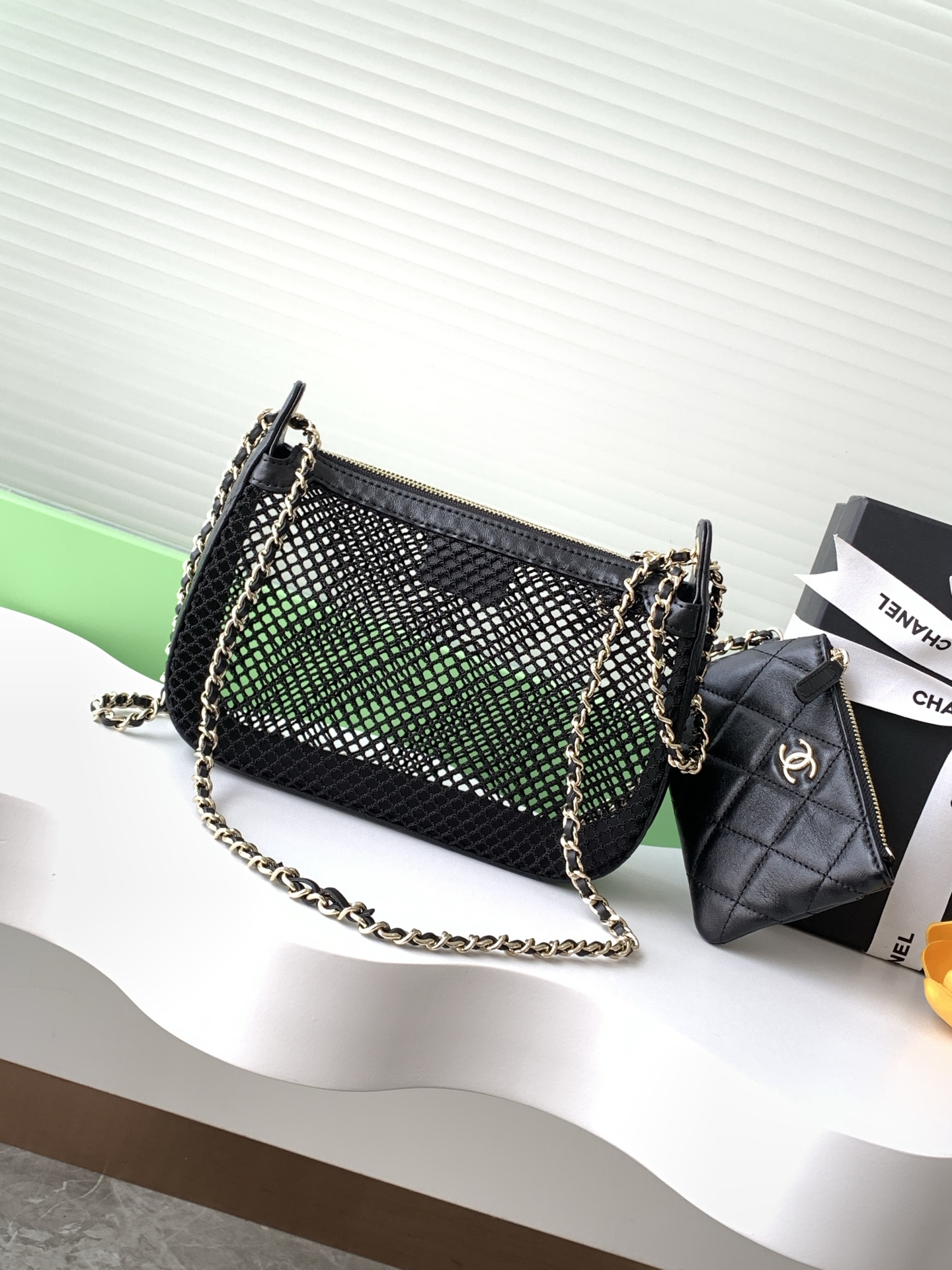 [TOP] CHANEL Hollow Mesh Bag 20*13*4.5cm - GHW - 2 Colour