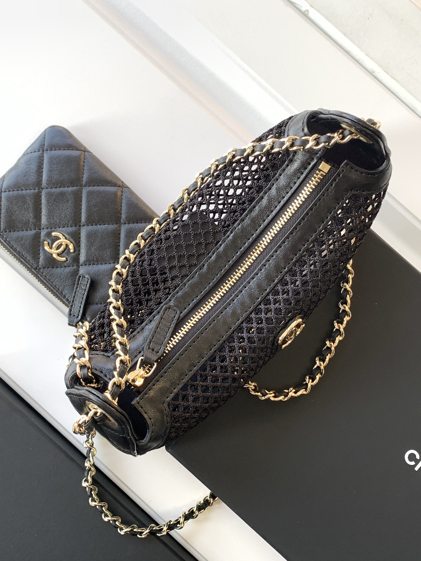 [TOP] CHANEL Hollow Mesh Bag 20*13*4.5cm - GHW - 2 Colour