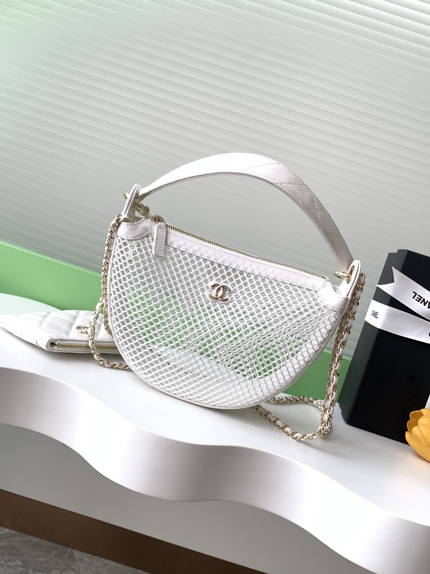 [TOP] CHANEL Hollow Mesh Moon Bag 22*15*6cm - GHW - 2 Colour