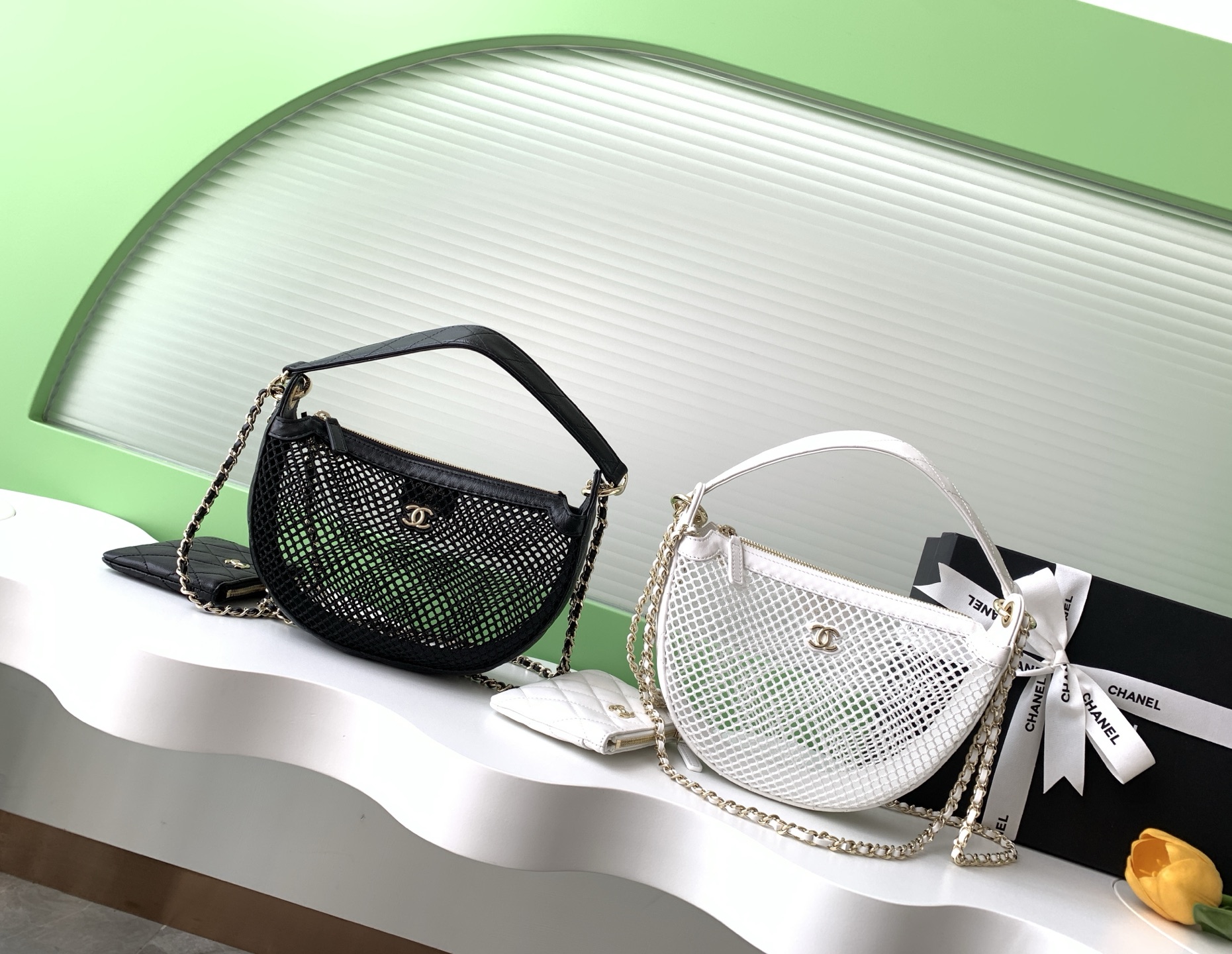 [TOP] CHANEL Hollow Mesh Moon Bag 22*15*6cm - GHW - 2 Colour