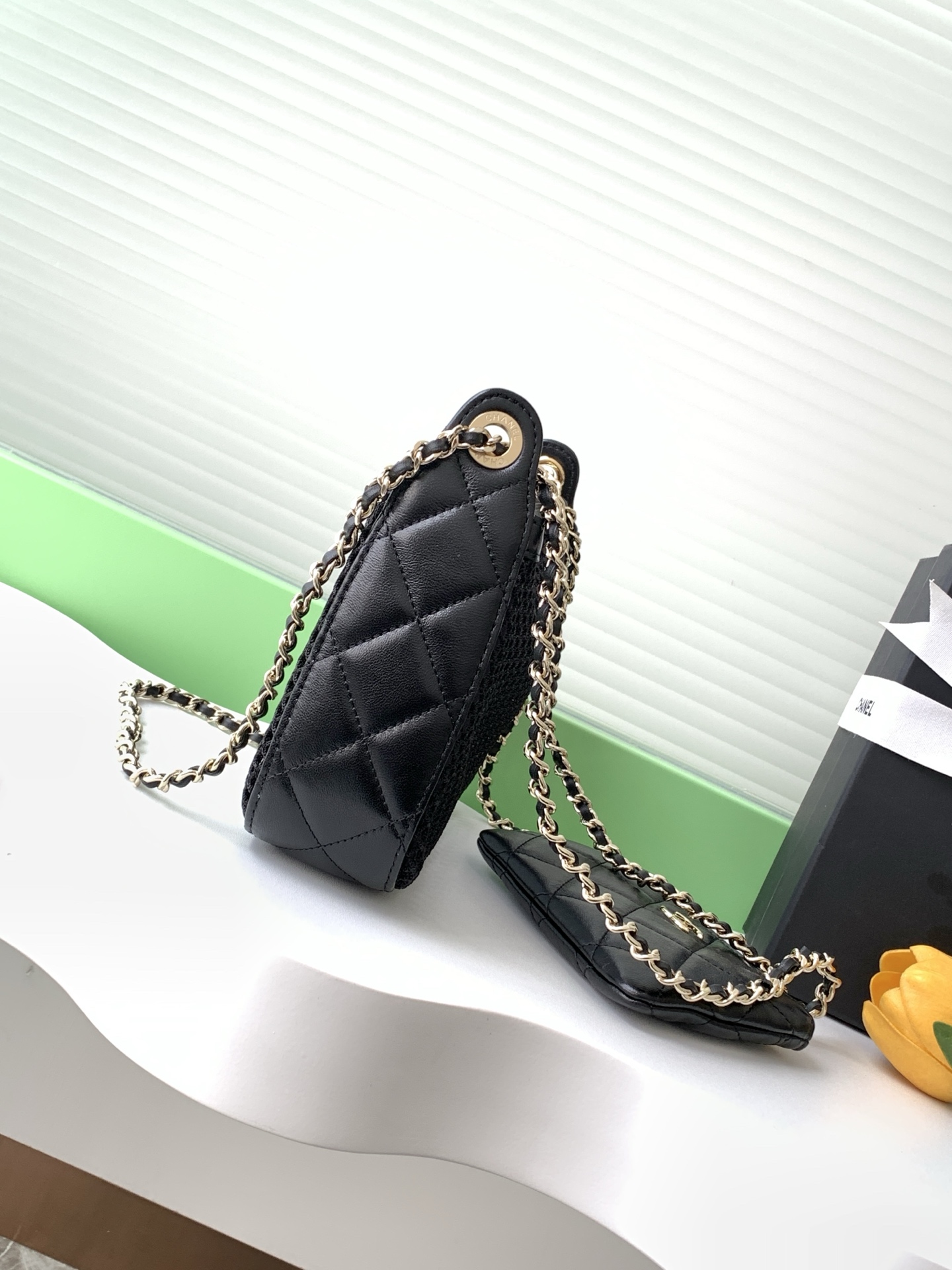 [TOP] CHANEL Hollow Mesh Bag 20*13*4.5cm - GHW - 2 Colour