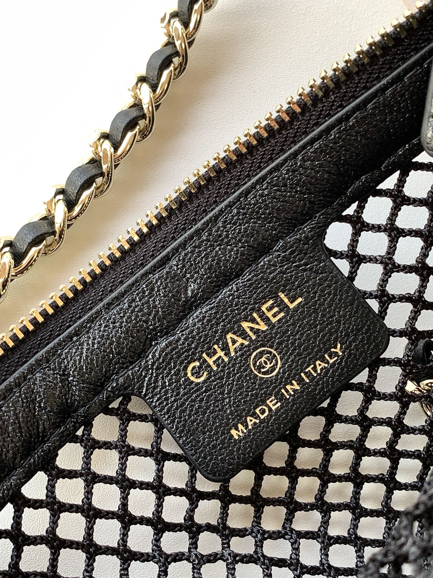 [TOP] CHANEL Hollow Mesh Bag 20*13*4.5cm - GHW - 2 Colour