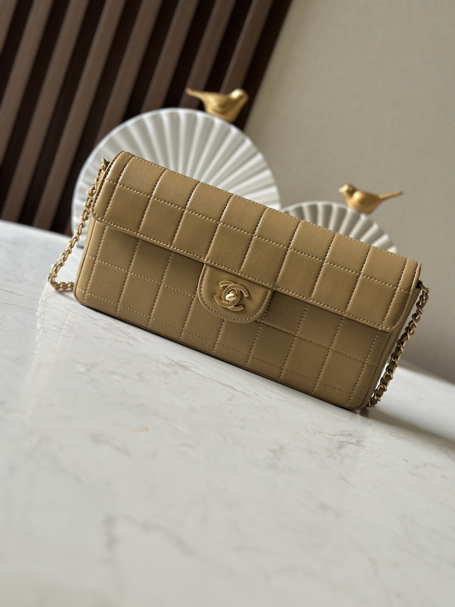 [TOP] CHANEL Medieval Ice Lattice Underarm Bag Sheepskin 26×13×4cm - 4 Colour