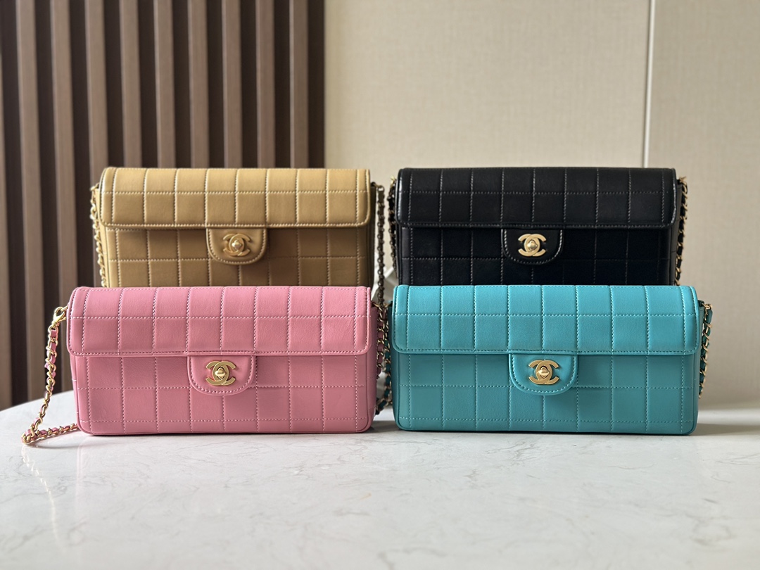 [TOP] CHANEL Medieval Ice Lattice Underarm Bag Sheepskin 26×13×4cm - 4 Colour