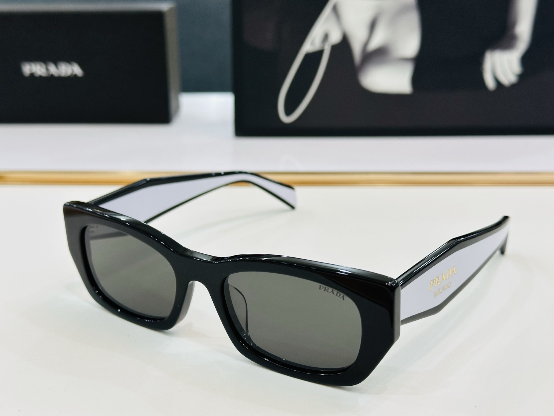 [TOP] PRADA Sunglasses - 6 Colors