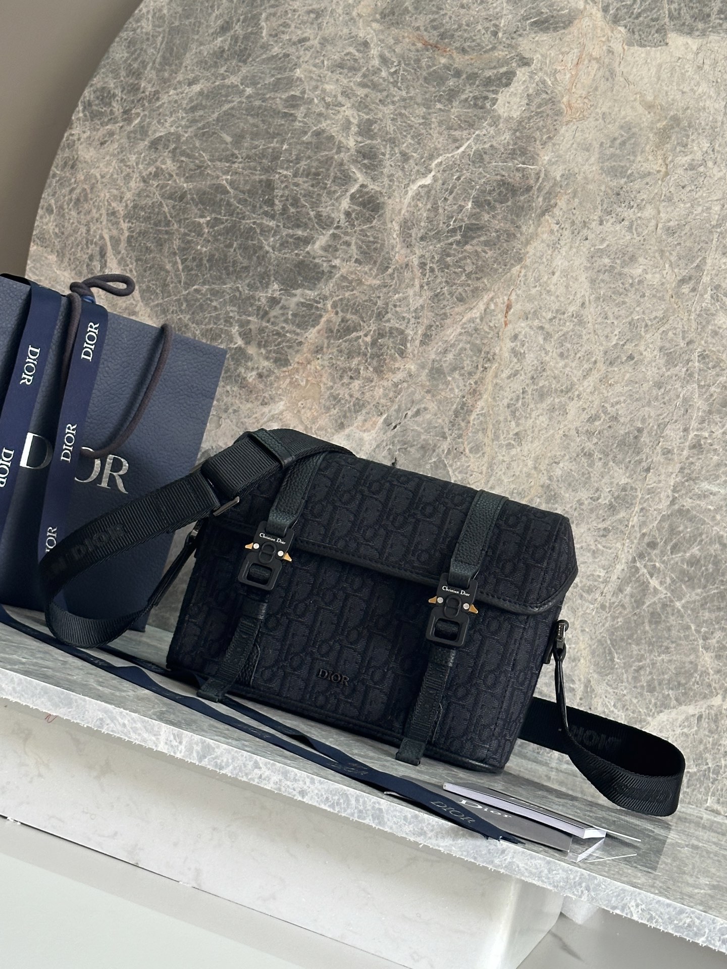 [Top] Christian Dior Men's Dior Hit The Road Bag 24 x 18 x 8cm - 2 Colors