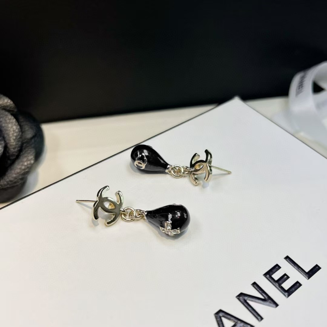 [TOP] CHANEL Earrings-Black