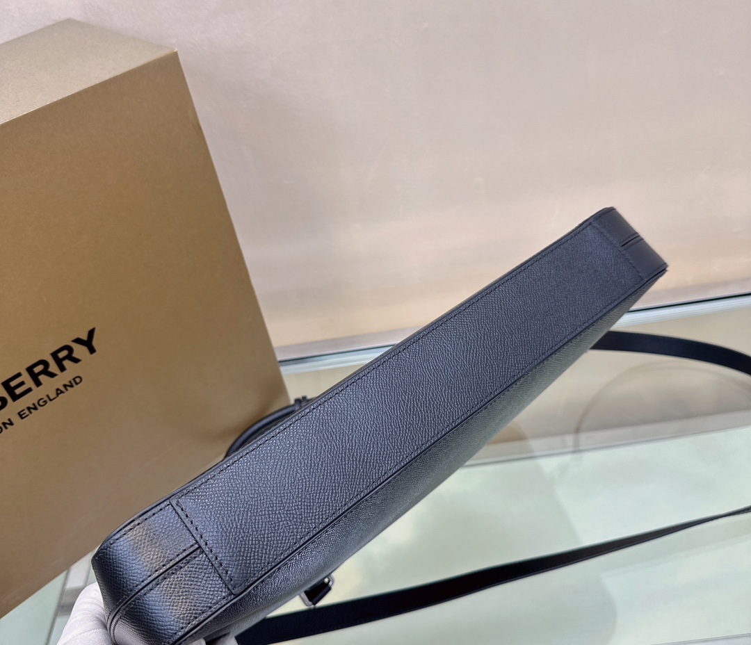 [TOP] BURBERRY Leather Men's Briefcase 37.5x27x5cm - Black