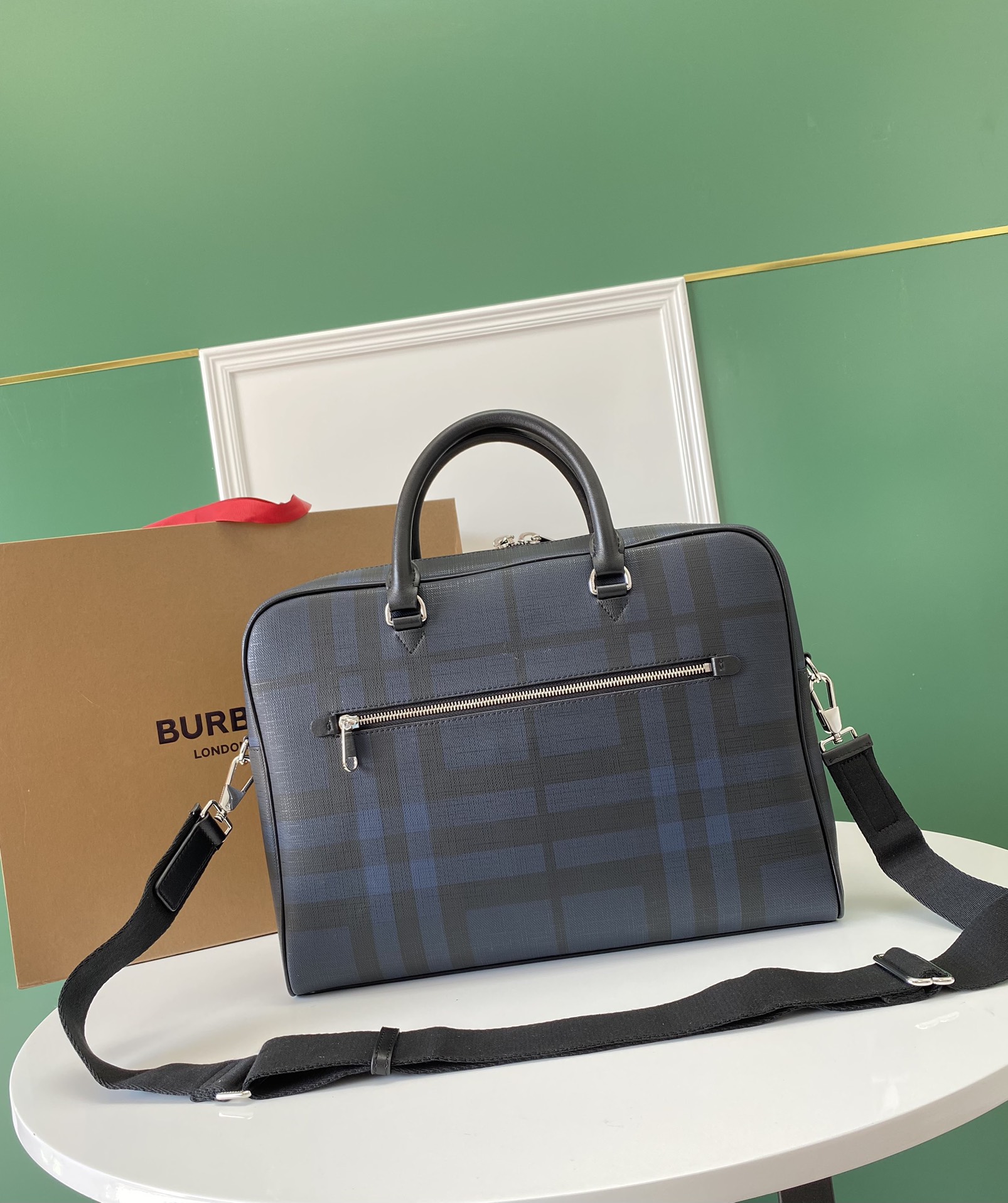 [TOP] BURBERRY Men's Briefcase 37 x 9 x 27cm - 2 Color