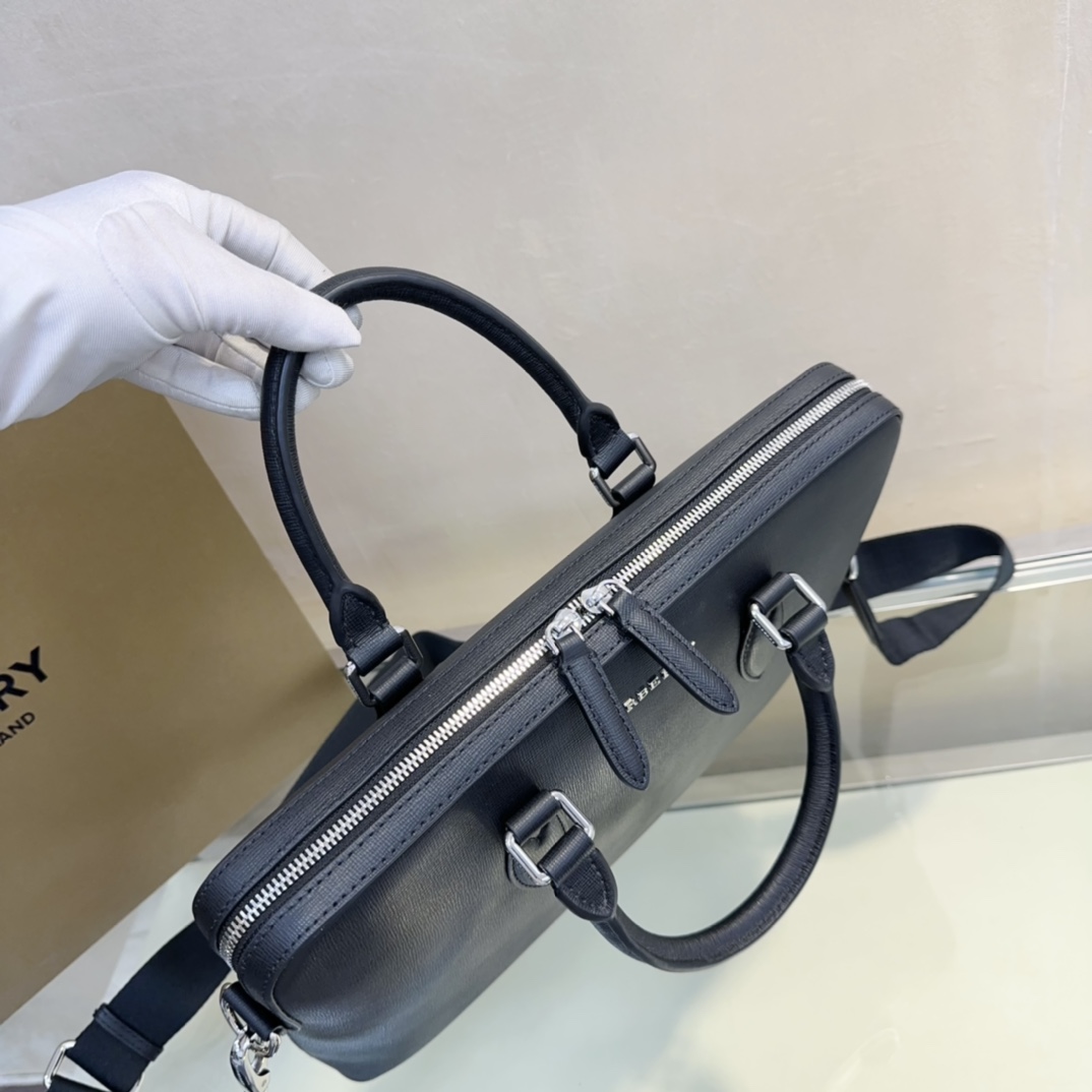 [TOP] BURBERRY Leather Men's Briefcase 37x27x5.5cm - Black