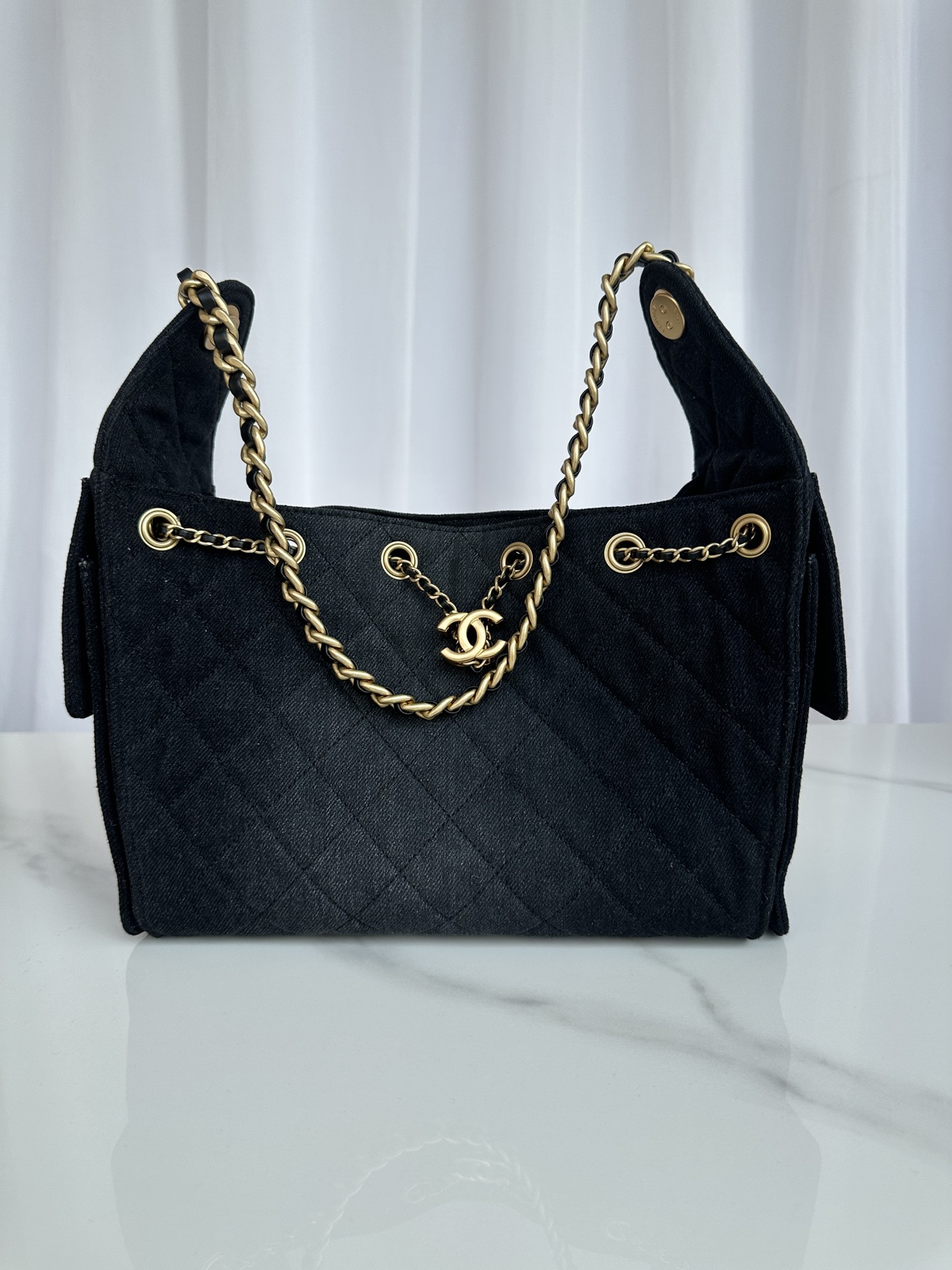 [TOP] CHANEL Hobo Shopping Bag Cowboy 30*26*14cm/40*30*15cm - Black