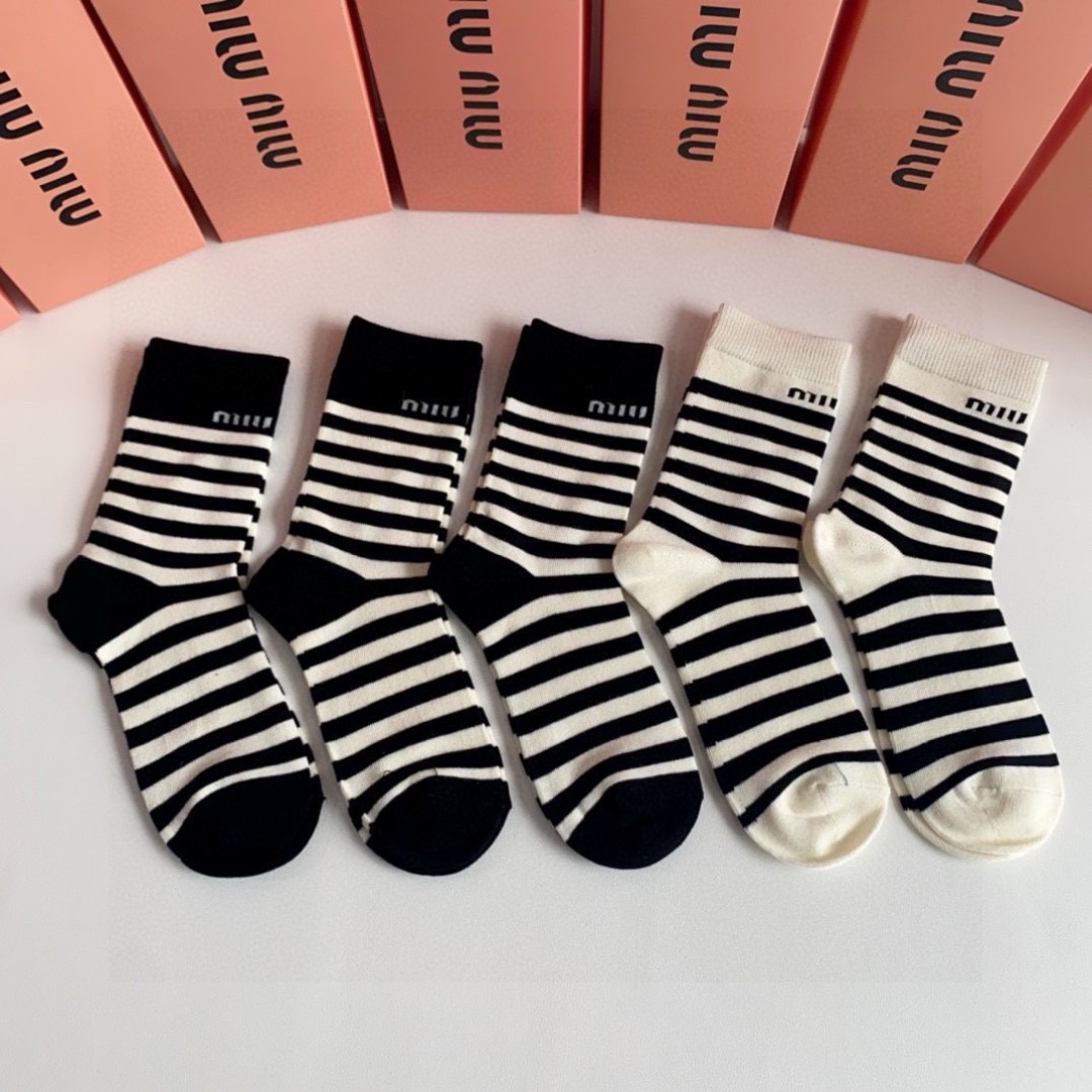 [TOP] Miu Miu Socks - 5 Pieces as a Set