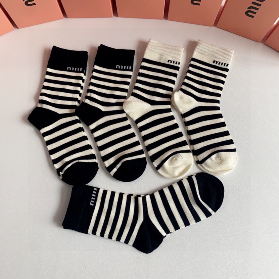 [TOP] Miu Miu Socks - 5 Pieces as a Set