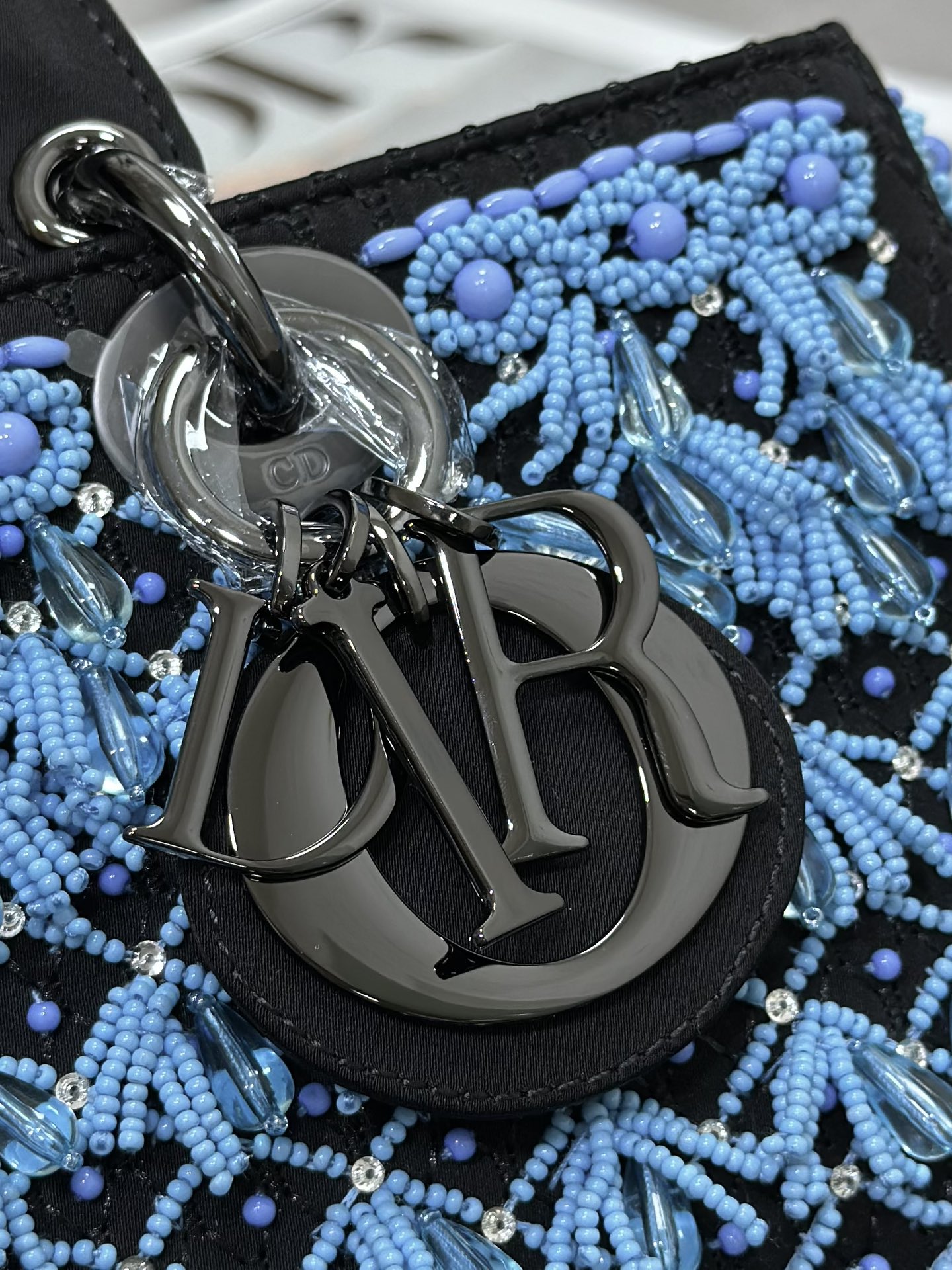 [TOP] Christian Dior Embroidered  Lady D-Joy Bag 26 x 13.5 x 5cm - Blue