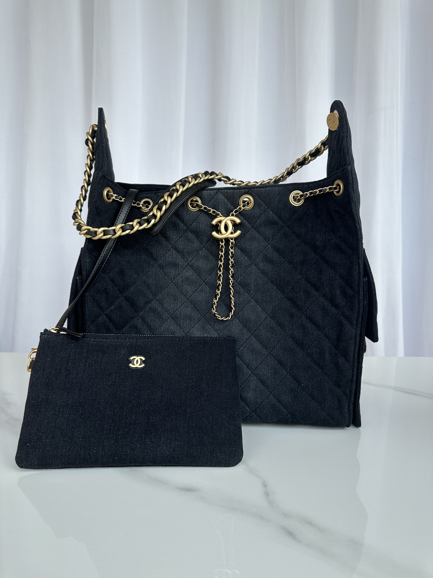 [TOP] CHANEL Hobo Shopping Bag Cowboy 30*26*14cm/40*30*15cm - Black