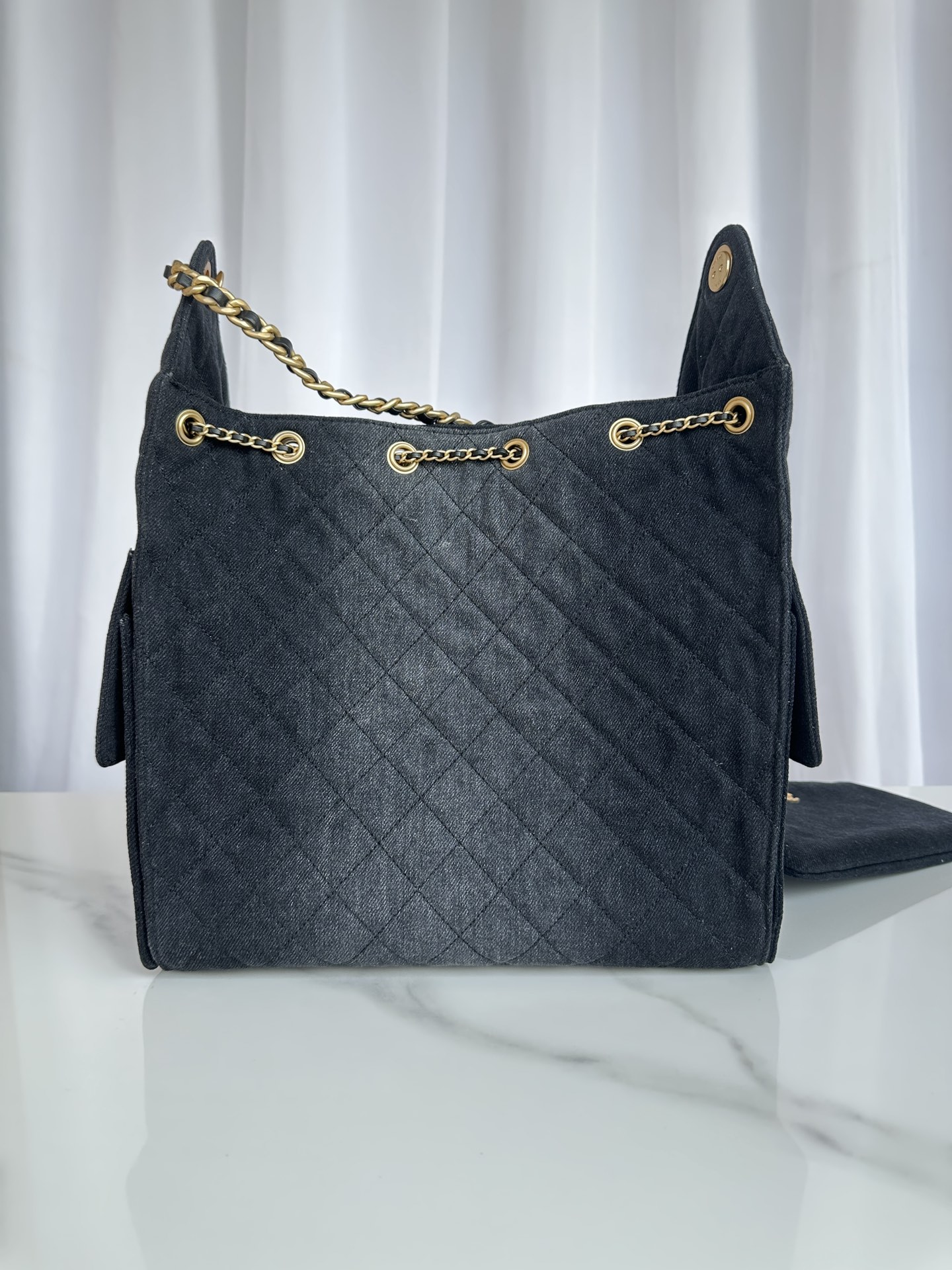 [TOP] CHANEL Hobo Shopping Bag Cowboy 30*26*14cm/40*30*15cm - Black