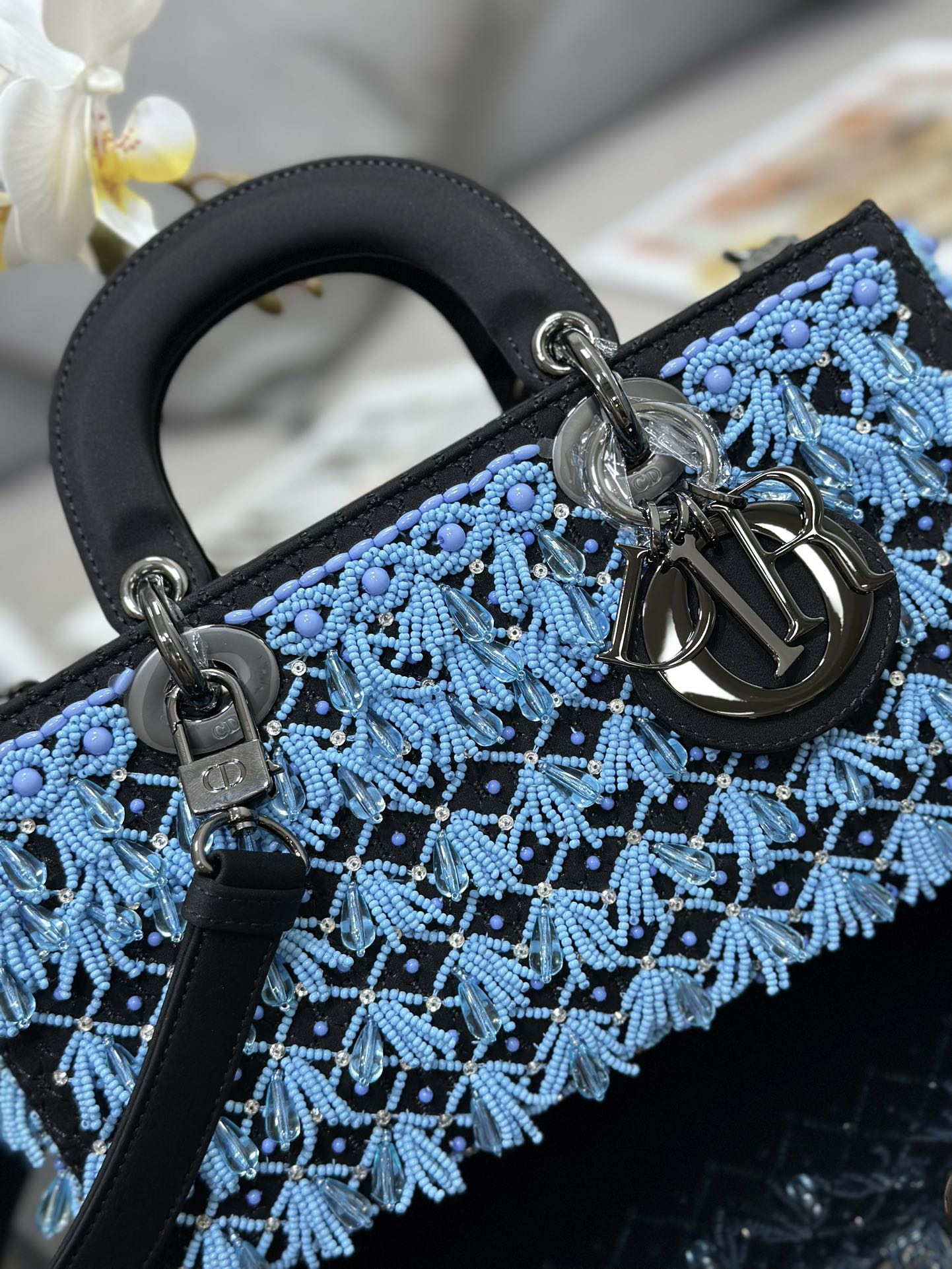 [TOP] Christian Dior Embroidered  Lady D-Joy Bag 26 x 13.5 x 5cm - Blue
