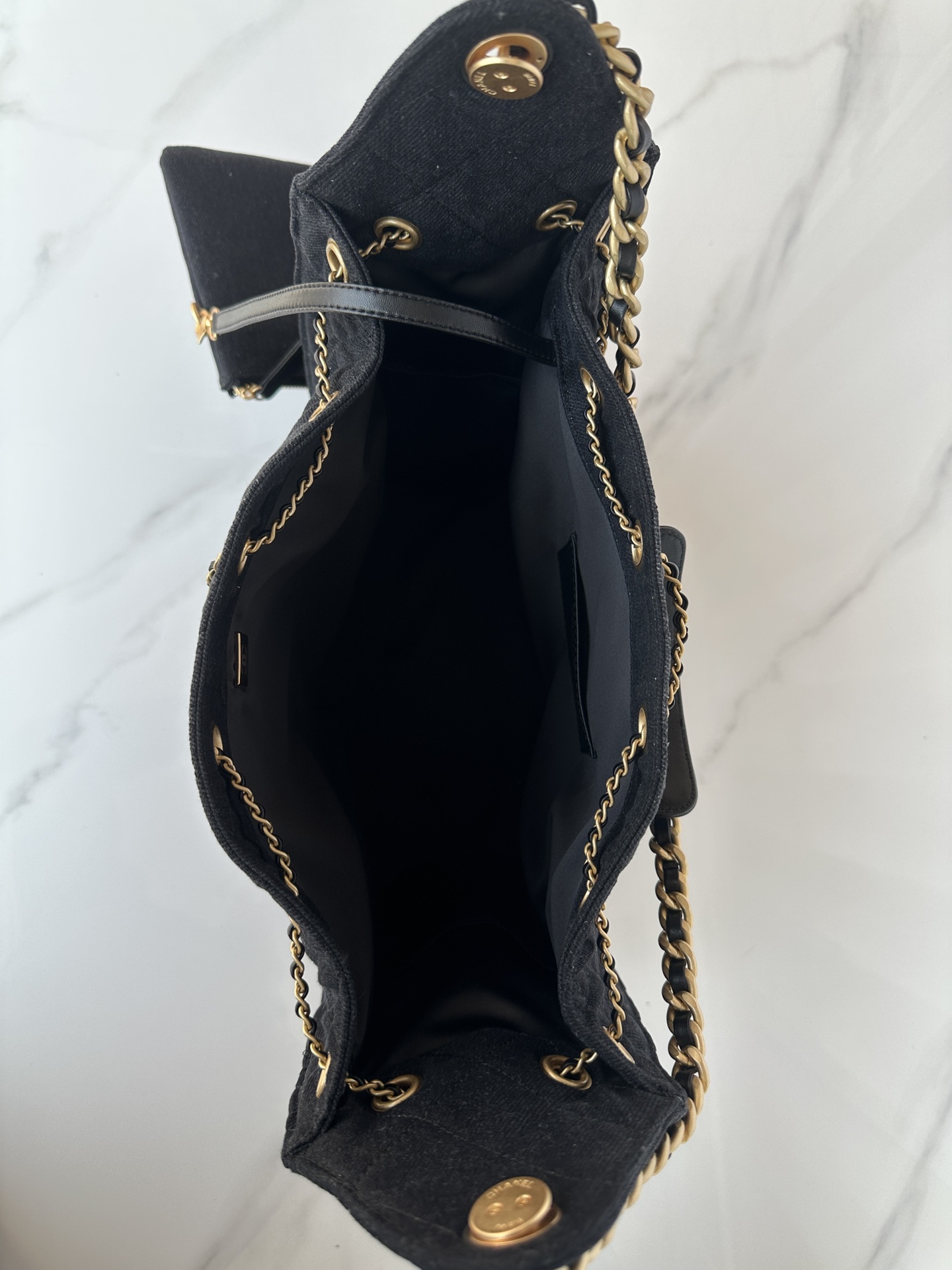 [TOP] CHANEL Hobo Shopping Bag Cowboy 30*26*14cm/40*30*15cm - Black