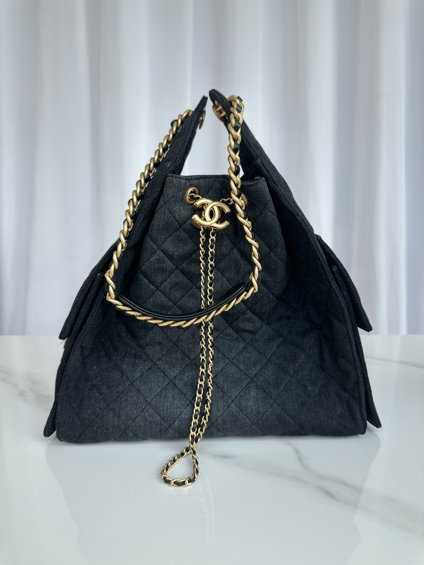 [TOP] CHANEL Hobo Shopping Bag Cowboy 30*26*14cm/40*30*15cm - Black