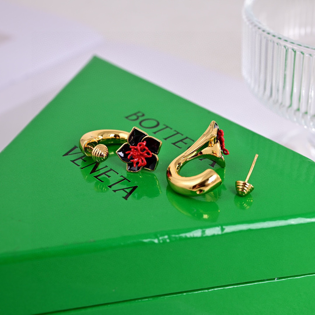[TOP] Bottega Veneta BV Earring-Gold