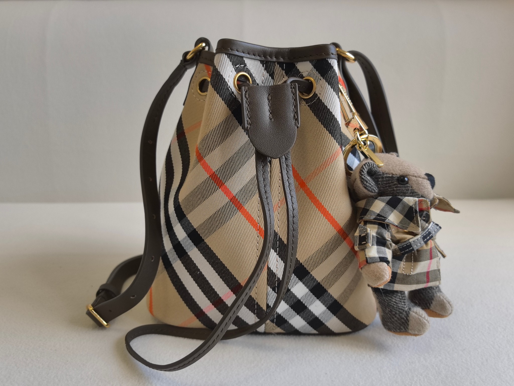 [TOP] BURBERRY Bucket Bag 17.5x10.5x20cm/27.5x16x29cm - 2 Colors