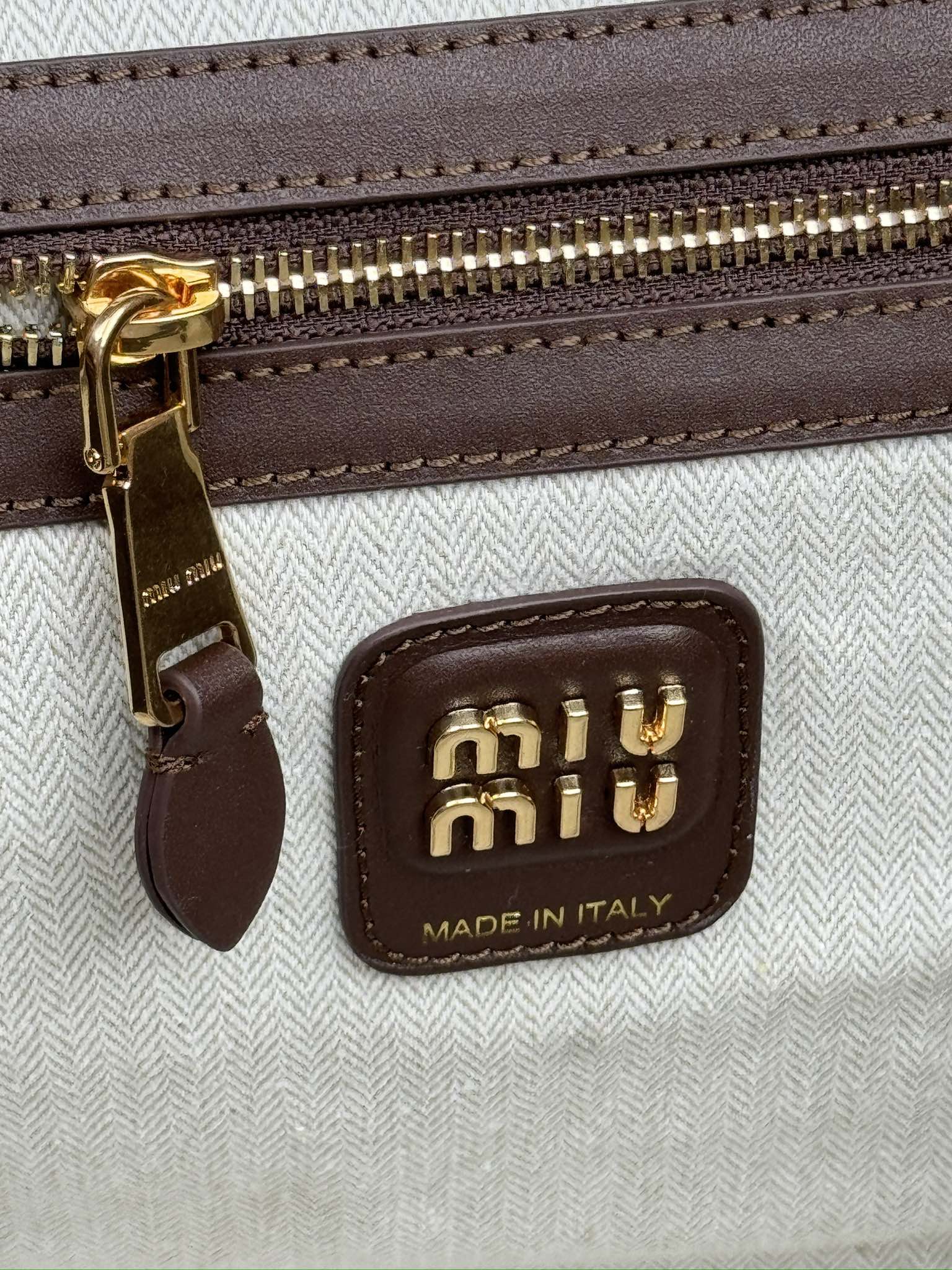 [TOP] Miu Miu Beau Suede Cow Leather Handbag 34x23x10cm - 2 Colour