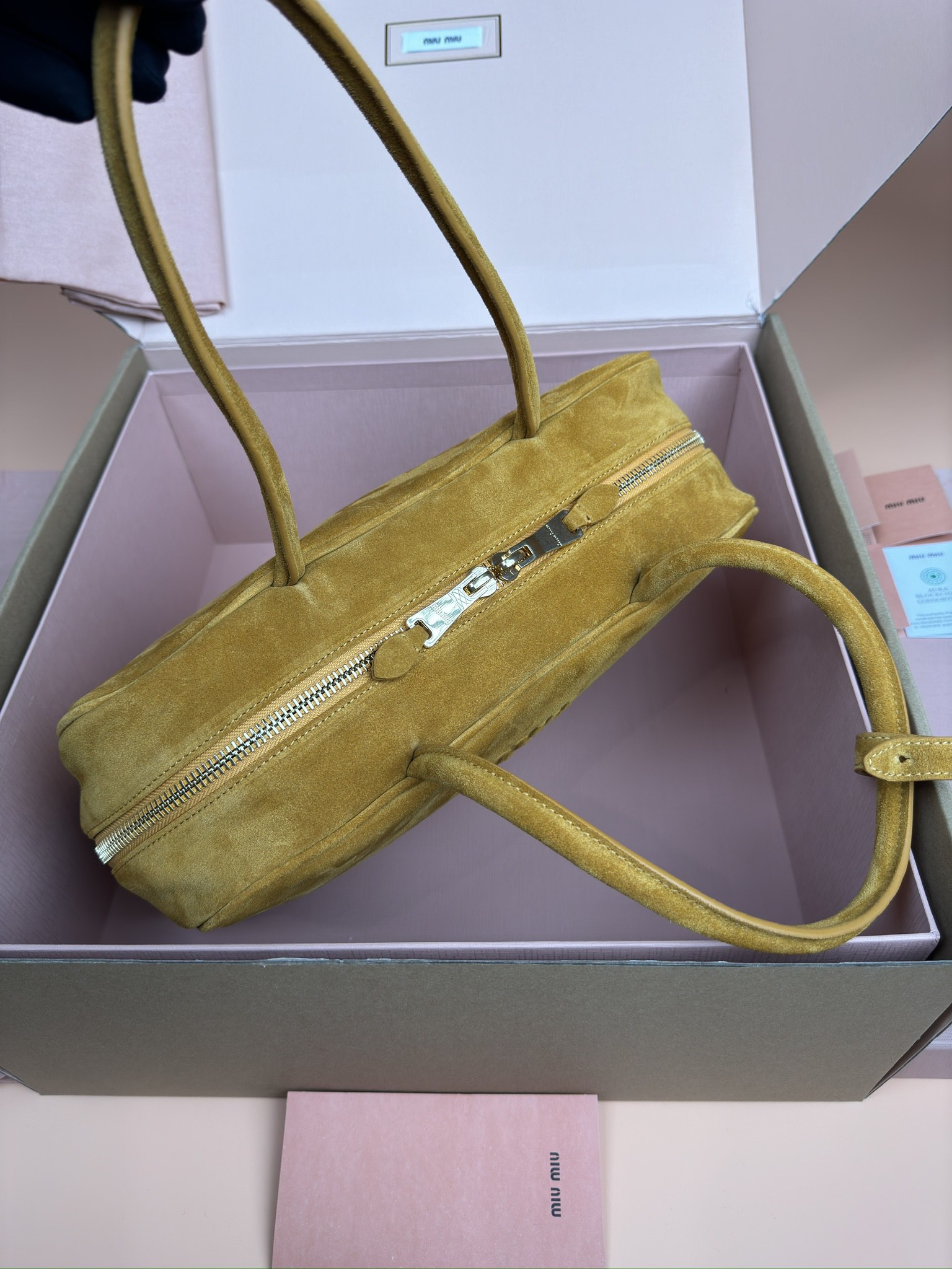 [TOP] Miu Miu Beau Suede Cow Leather Handbag 34x23x10cm - 2 Colour