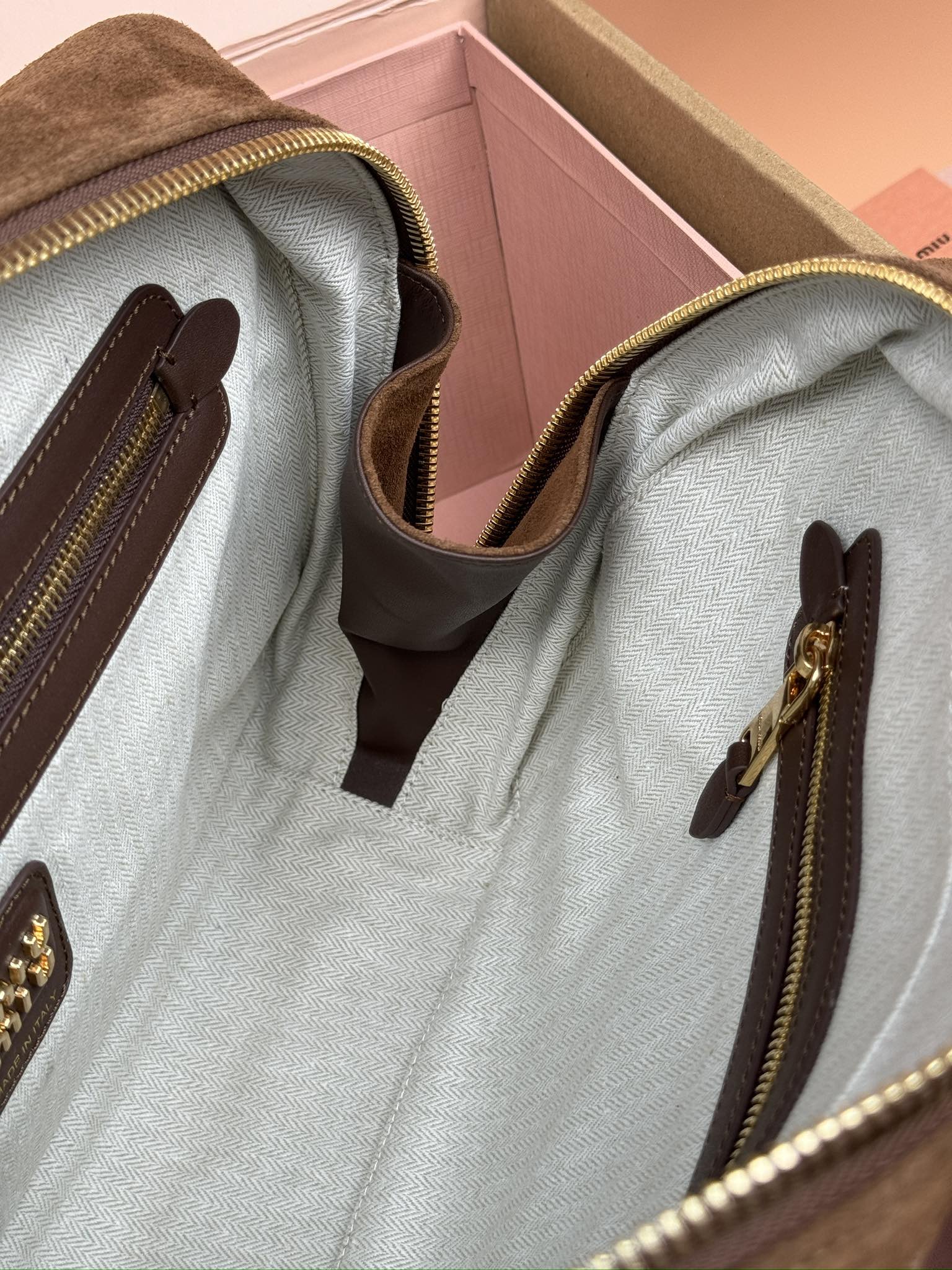 [TOP] Miu Miu Beau Suede Cow Leather Handbag 34x23x10cm - 2 Colour