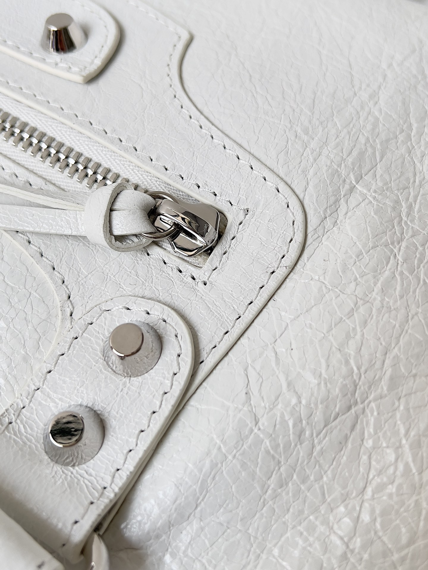 [TOP] BALENCIAGA City Bags Neo Classic Small Bag 37*23.4*14.9cm - White