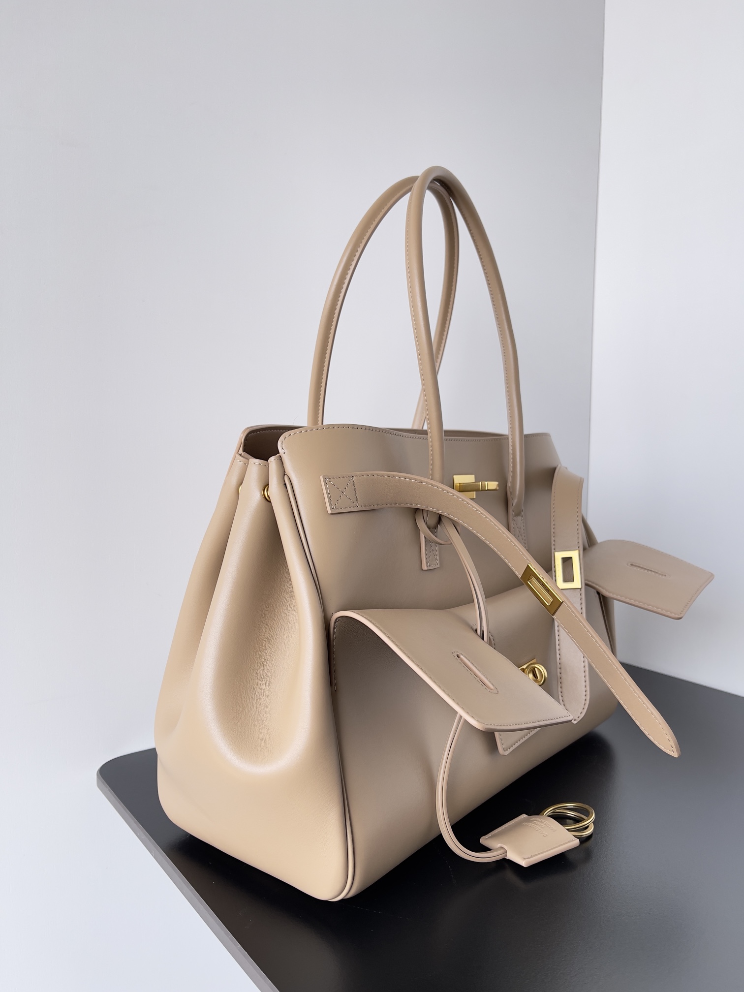 [TOP] BALENCIAGA Bel-Air Cowhide Bag 36.9*28.9*16cm - Brown