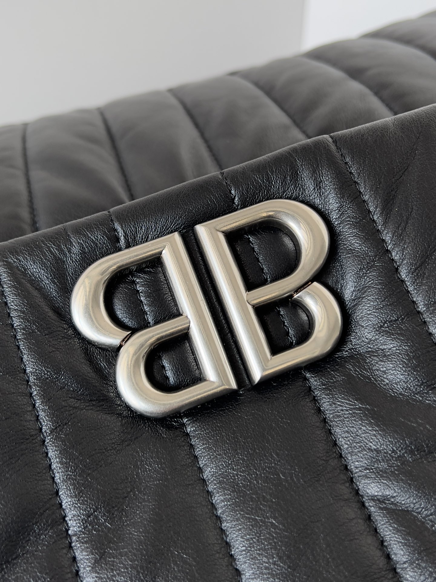 [TOP] BALENCIAGA Monaco Bag Cow Leather 32.5*22*9.9cm/43.5*32*13cm -  2 Colour