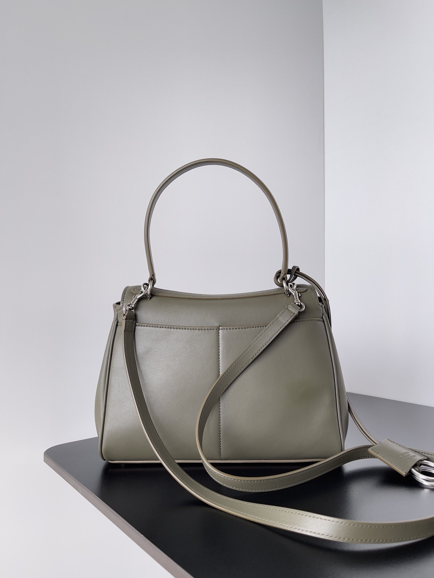 [TOP] BALENCIAGA Rodeo Shoulder Bag 28.9x20x9.9cm - Green & SHW